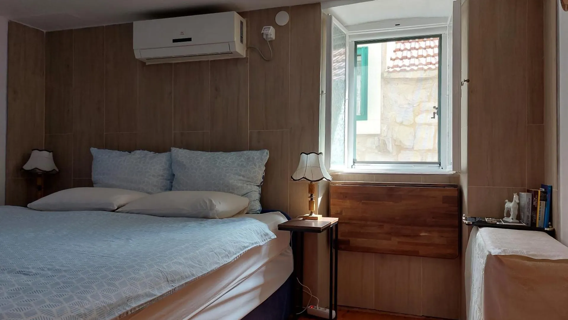 Rm Antonio On Dumanica St - En-Suite Rm 5 Min To The Old Town Of スプリト 0*,  クロアチア