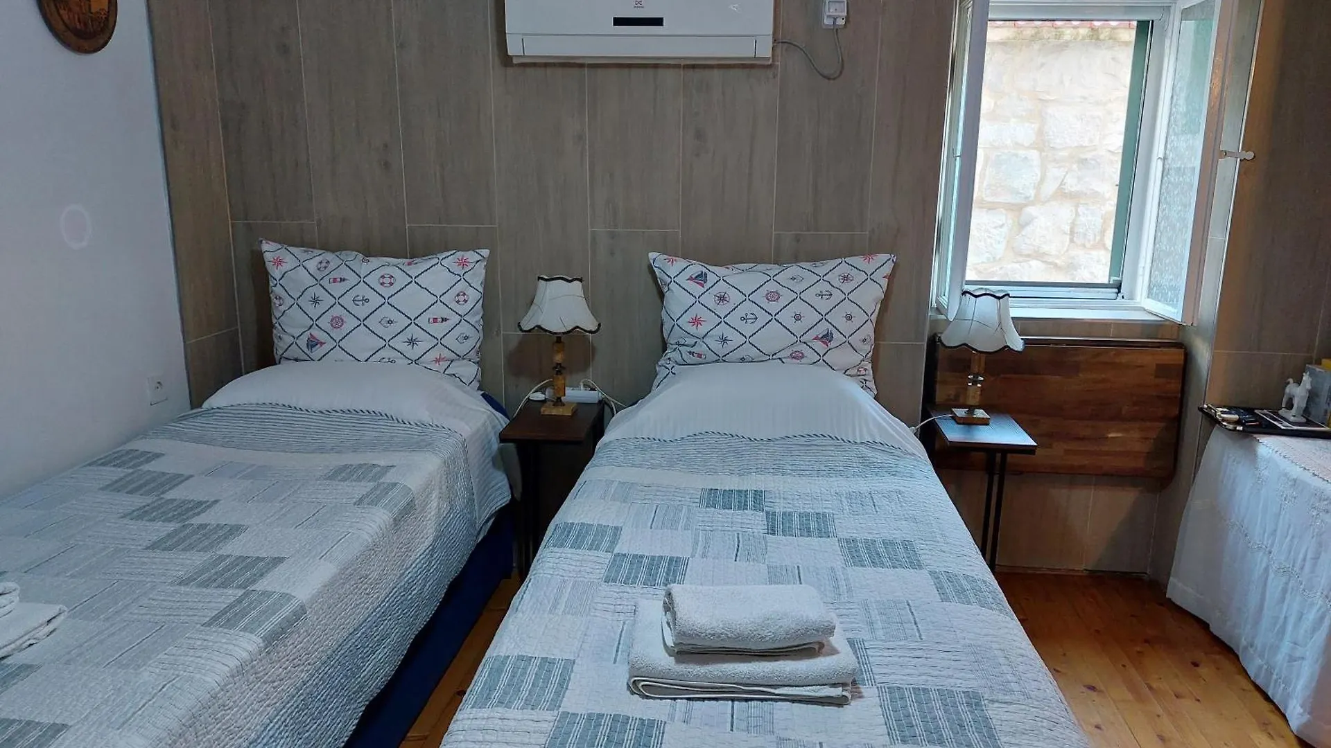 ゲストハウス Rm Antonio On Dumanica St - En-Suite Rm 5 Min To The Old Town Of スプリト クロアチア