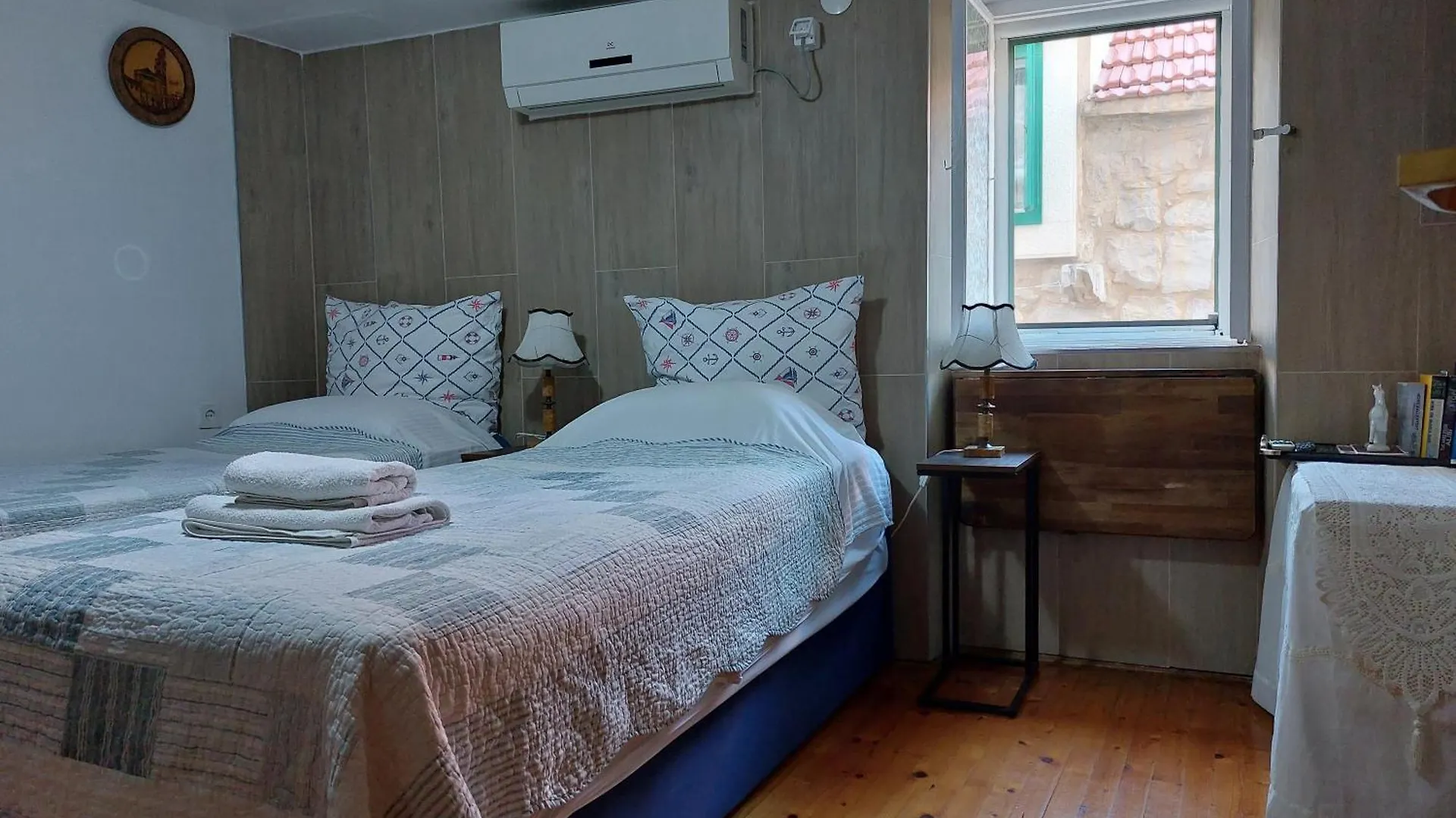 Rm Antonio On Dumanica St - En-Suite Rm 5 Min To The Old Town Of Split 0*,