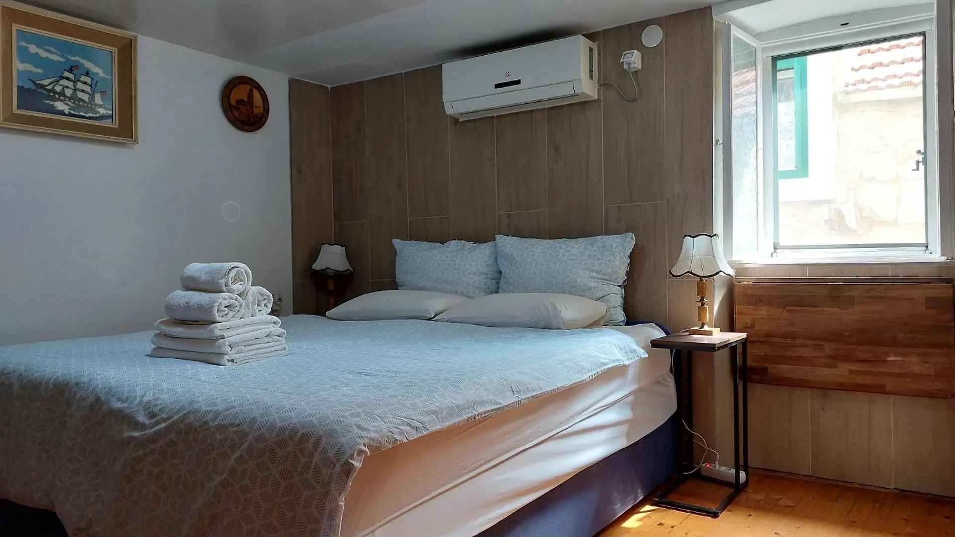 ゲストハウス Rm Antonio On Dumanica St - En-Suite Rm 5 Min To The Old Town Of スプリト